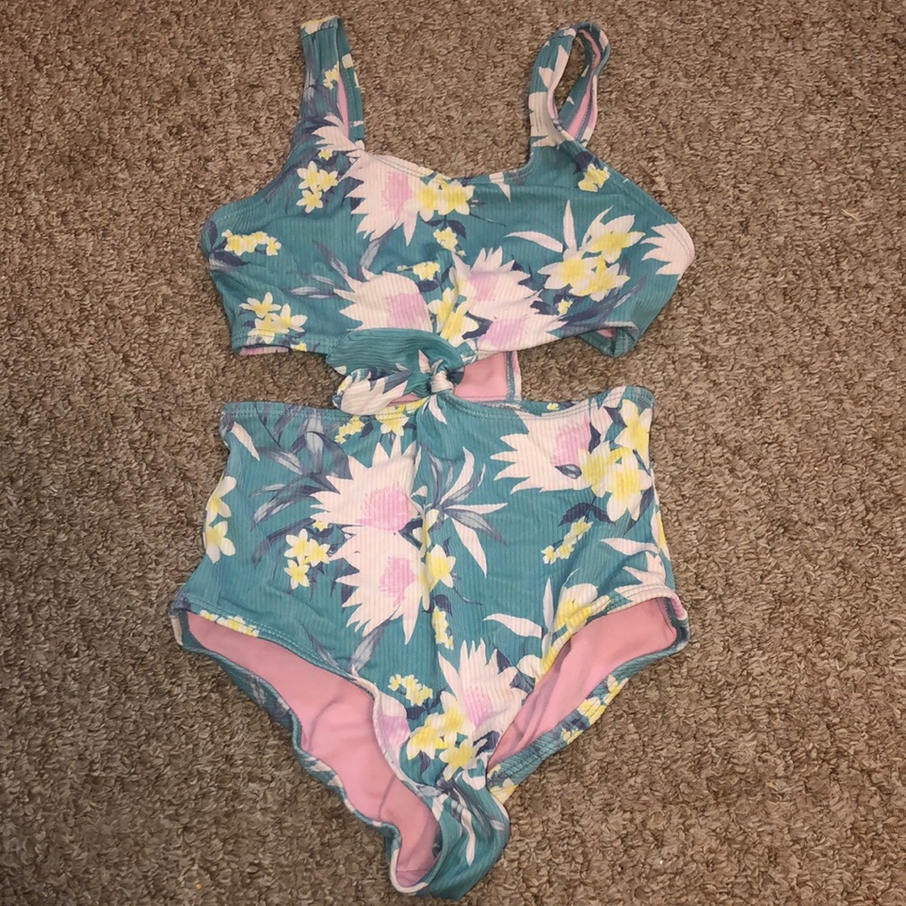 Art class one piece swimsuit girls size 7/8